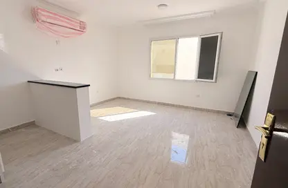 Apartment - Studio - 1 Bathroom for rent in Al Duhail - Al Duhail - Doha
