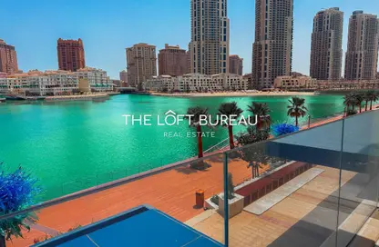 Apartment - 1 Bedroom - 2 Bathrooms for rent in Gewan Island - The Pearl Island - Doha