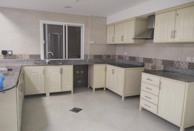 943784 - Property Image 2