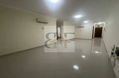 Apartment - 4 Bedrooms - 3 Bathrooms for rent in Fereej Bin Mahmoud - Doha