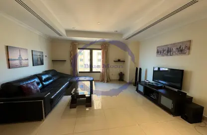 Living Room image for: Apartment - 1 Bedroom - 2 Bathrooms for rent in East Porto Drive - Porto Arabia - The Pearl Island - Doha, Image 1