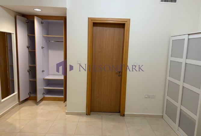 943819 - Property Image 2