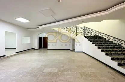 Villa - Studio - 6 Bathrooms for rent in Onaiza - Onaiza - Doha