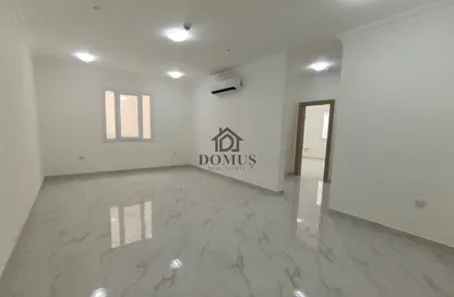 Apartment - 2 Bedrooms - 2 Bathrooms for rent in Bin Omran - Fereej Bin Omran - Doha