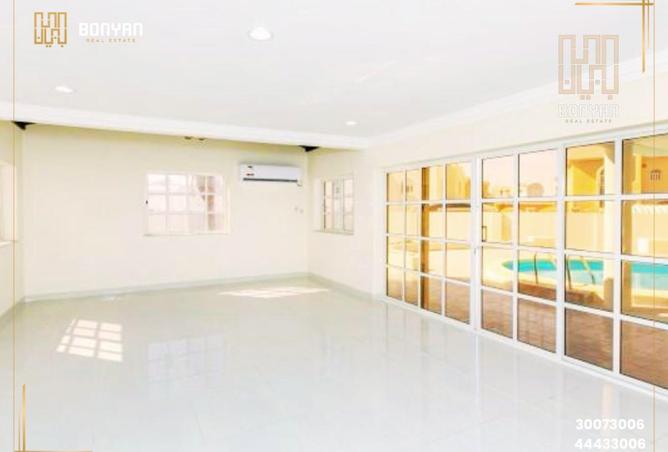 998560 - Property Image 3