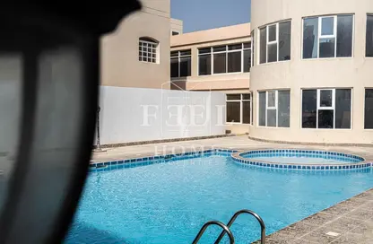 صورة لـ حوض سباحة فيلا - 4 غرف نوم - 4 حمامات للايجار في أم صلال علي - أم صلال على - الدوحة ، صورة رقم 1