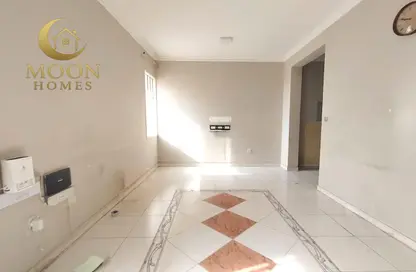 Apartment - 3 Bedrooms - 2 Bathrooms for rent in Muntazah 7 - Al Muntazah - Doha