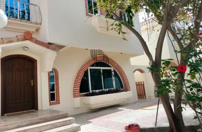 Compound - 3 Bedrooms - 2 Bathrooms for rent in Ras Abu Aboud - Doha