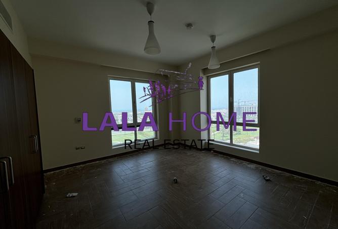 885717 - Property Image 2