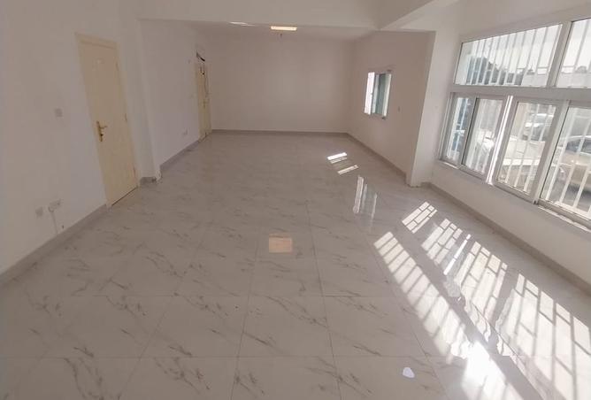 1000459 - Property Image 3