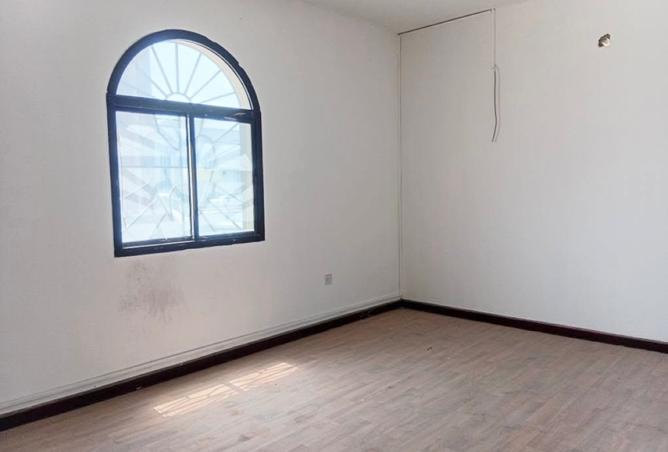 983177 - Property Image 3