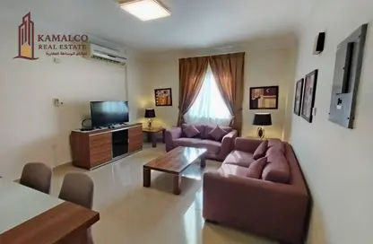 شقة - 2 غرف نوم - 2 حمامات للايجار في أم غويلينا - الدوحة