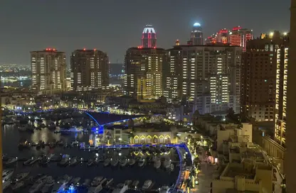 شقة - 2 غرف نوم - 3 حمامات للبيع في طريق بورتو الغربي - بورتو أرابيا - جزيرة اللؤلؤة - الدوحة