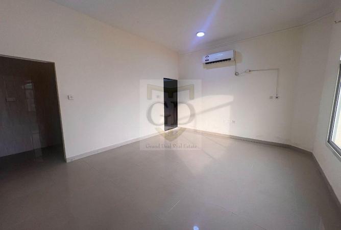 941100 - Property Image 2