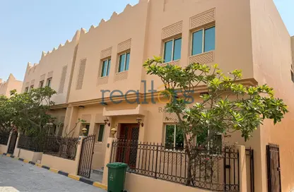 مجمع سكني - 3 غرف نوم - 4 حمامات للايجار في شارع النعمان - العزيزية - الدوحة