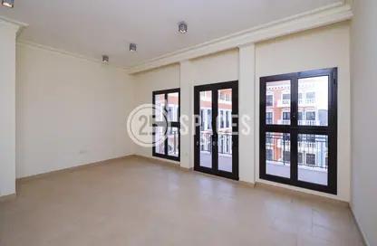 Apartment - 1 Bedroom - 2 Bathrooms for rent in Carnaval - Qanat Quartier - The Pearl Island - Doha