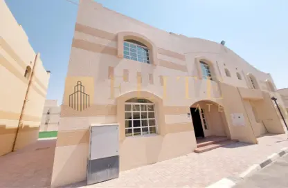 مجمع سكني - 5 غرف نوم - 4 حمامات للايجار في شارع وادي الشاهينيا - عين خالد - الدوحة