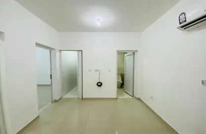 Apartment - 2 Bedrooms - 1 Bathroom for rent in Ain Khaled - Doha