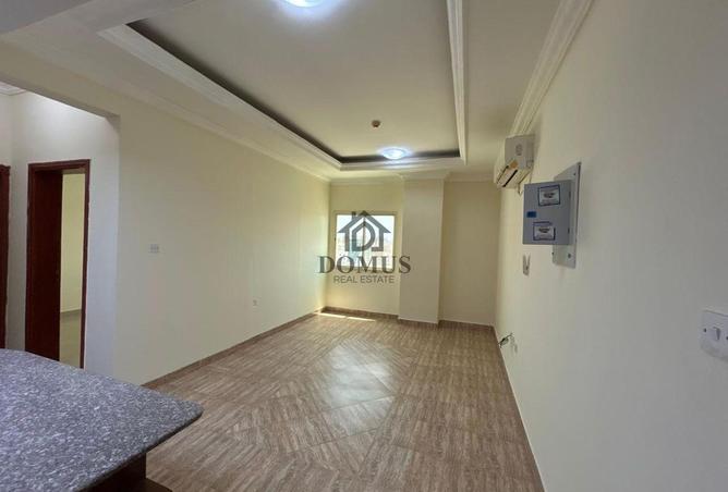 911236 - Property Image 2