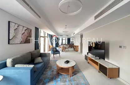 شقة - 2 غرف نوم - 3 حمامات للايجار في البلاج الجنوبي - البلاج - جزيرة اللؤلؤة - الدوحة