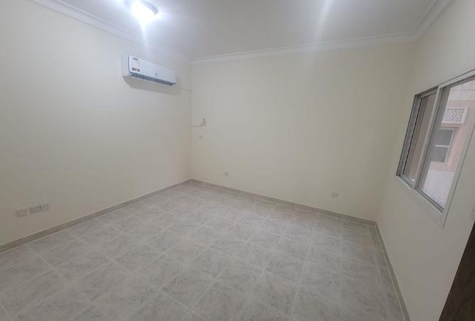992935 - Property Image 2