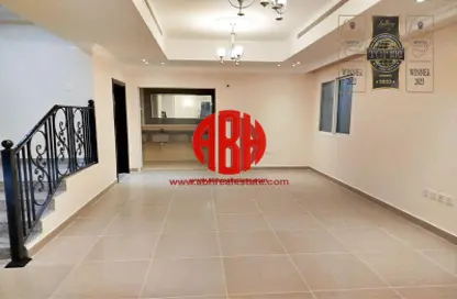 مجمع سكني - 3 غرف نوم - 4 حمامات للايجار في سوق الغرافة - الغرافة - الدوحة