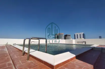 صورة لـ حوض سباحة شقة - 1 حمام للايجار في شارع السد - السد - الدوحة ، صورة رقم 1