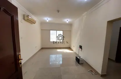 Apartment - 1 Bedroom - 2 Bathrooms for rent in Hadramout Street - Doha Al Jadeed - Doha