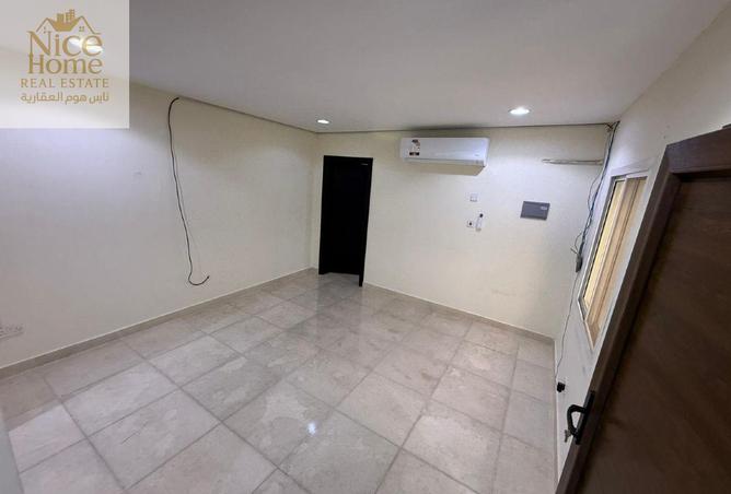 988593 - Property Image 2