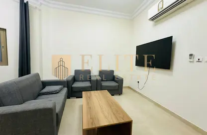 Apartment - 1 Bedroom - 1 Bathroom for rent in Umm Ghwailina Comm - Umm Ghuwalina - Umm Ghuwailina - Doha