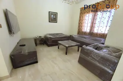 Living Room image for: Apartment - 3 Bedrooms - 3 Bathrooms for rent in Anas Street - Fereej Bin Mahmoud North - Fereej Bin Mahmoud - Doha, Image 1