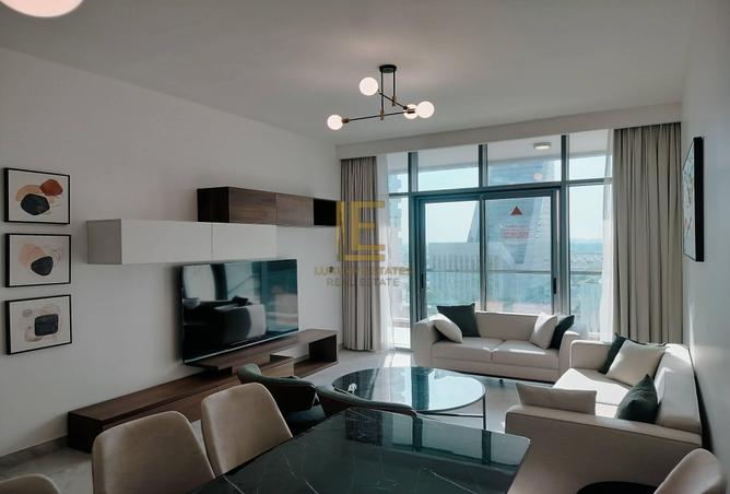 985827 - Property Image 2