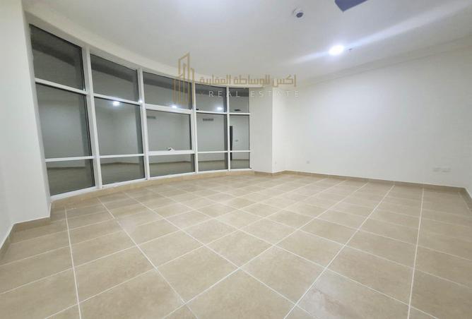 996236 - Property Image 3