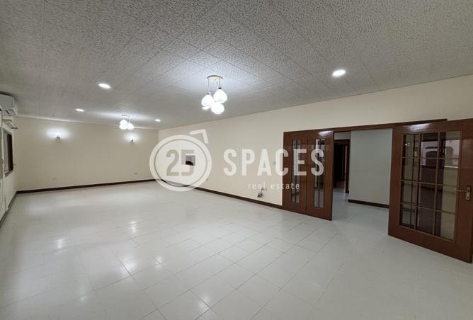 960869 - Property Image 2