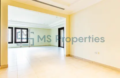 Apartment - 3 Bedrooms - 5 Bathrooms for rent in West Porto Drive - Porto Arabia - The Pearl Island - Doha