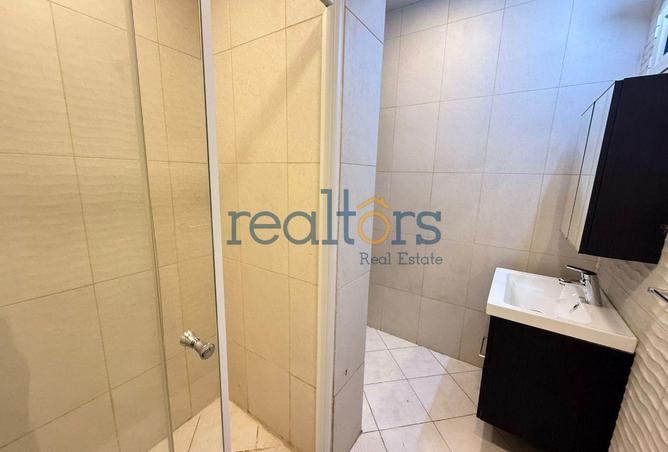 943127 - Property Image 2