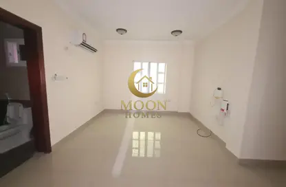 Apartment - 2 Bedrooms - 2 Bathrooms for rent in Al Mansoura - Al Mansoura - Doha