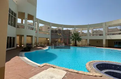 مجمع سكني - 4 غرف نوم - 5 حمامات للايجار في شارع الوعب - الوعب - الدوحة