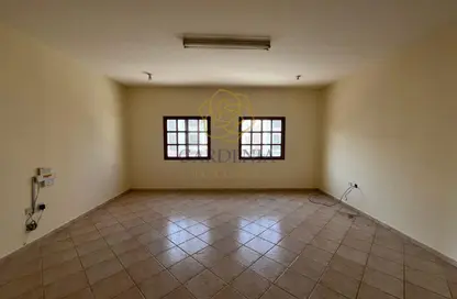 Apartment - 2 Bedrooms - 2 Bathrooms for rent in Bin Omran 46 - Fereej Bin Omran - Doha