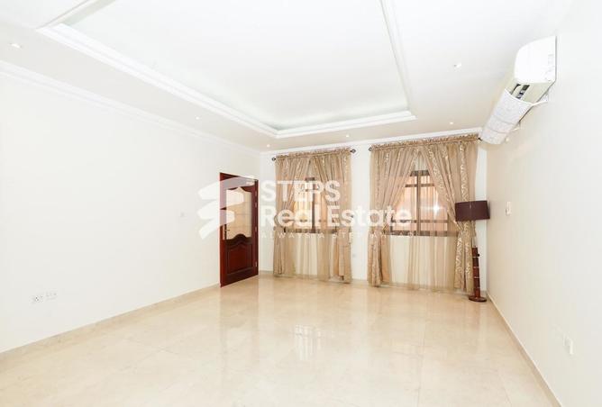 929095 - Property Image 2