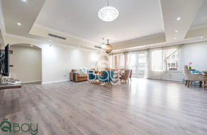 Apartment - 3 Bedrooms - 4 Bathrooms for rent in Tower 14 - Porto Arabia - The Pearl Island - Doha