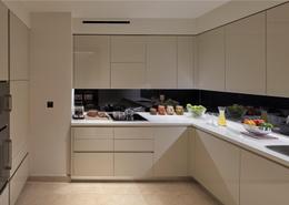 صورةمطبخ لـ: شقة - 2 غرف نوم - 2 حمامات للكراء في مشيرب - مشيرب - الدوحة, صورة 1
