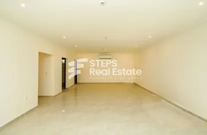 Apartment - 2 Bedrooms - 3 Bathrooms for rent in Al Nasr Street - Al Nasr - Doha