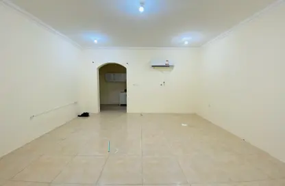 Apartment - Studio - 1 Bathroom for rent in Ain Khaled - Doha