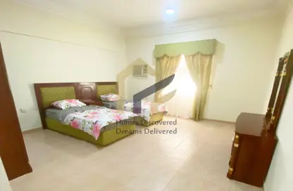 Apartment - 2 Bedrooms - 2 Bathrooms for rent in Umm Ghuwailina 4 - Umm Ghuwailina - Doha