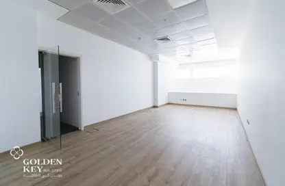 مساحات مكتبية - استوديو - 2 حمامات للايجار في شارع السد - السد - الدوحة