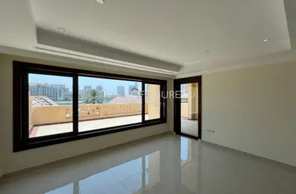 Townhouse - 1 Bedroom - 2 Bathrooms for rent in La Croisette - Porto Arabia - The Pearl Island - Doha