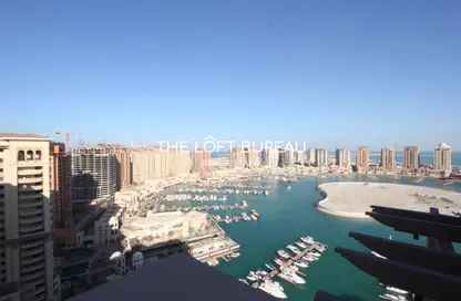 (بنتهاوس  (روف - 4 غرف نوم - 6 حمامات للايجار في طريق بورتو الغربي - بورتو أرابيا - جزيرة اللؤلؤة - الدوحة