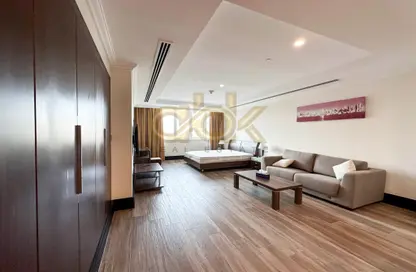 Apartment - Studio - 1 Bathroom for rent in Viva West - Viva Bahriyah - The Pearl Island - Doha