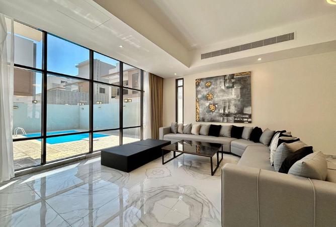 982314 - Property Image 2